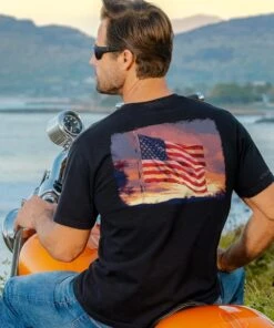 Flag Sunset - Black Short Sleeve Crewneck T-Shirt