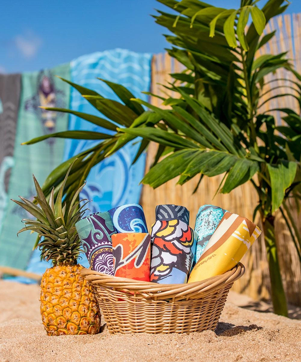 Maui Legend - Microfiber Beach Towel - Image 5