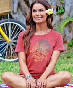 Hennalicious - Paradise Red Dyed Short Sleeve Scoop Neck T-Shirt