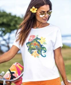 Flower Honu - White Short Sleeve Scoop Neck T-Shirt
