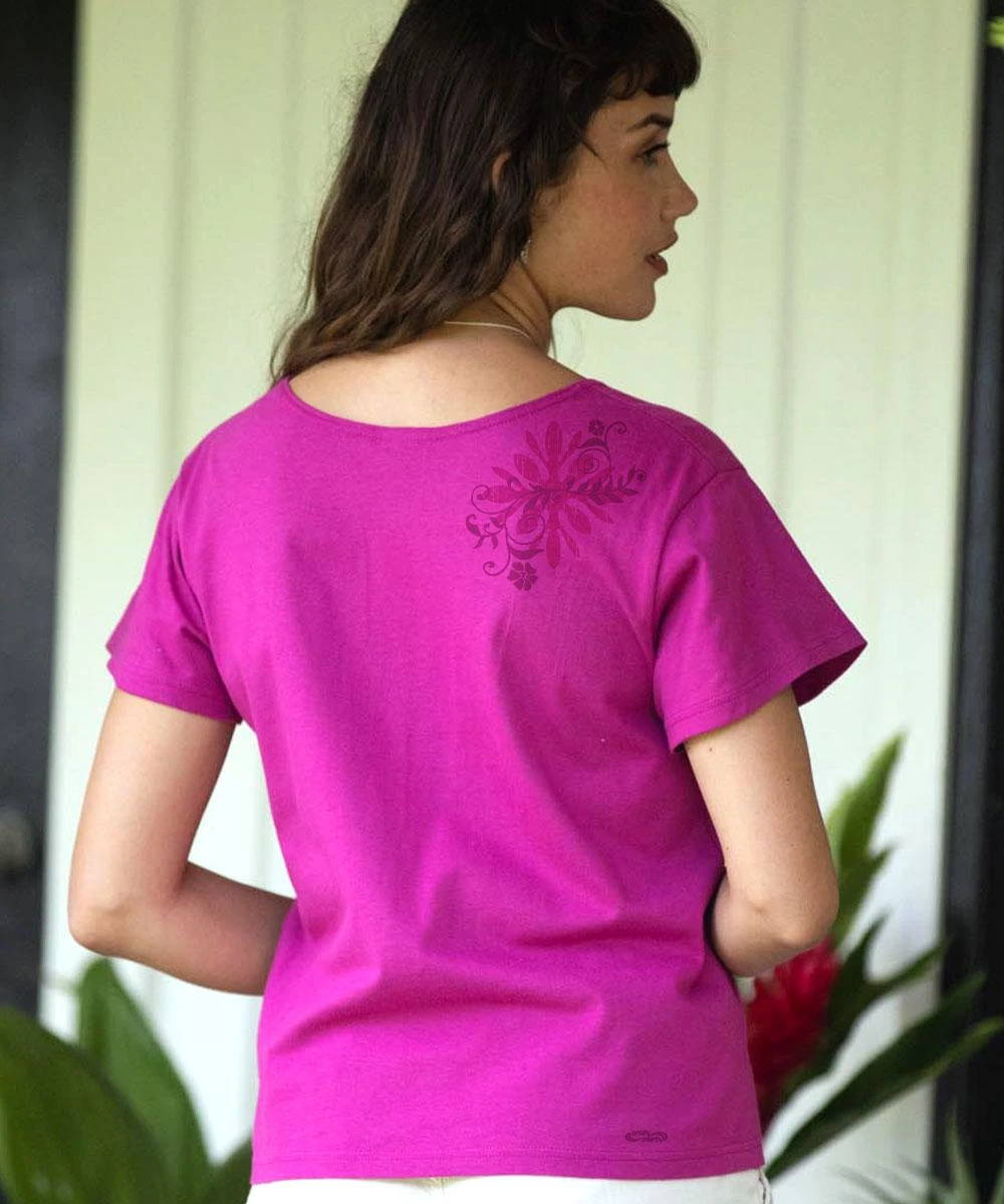 Lehua Quilt - Berry Short Sleeve Scoop Neck T-Shirt - Image 2